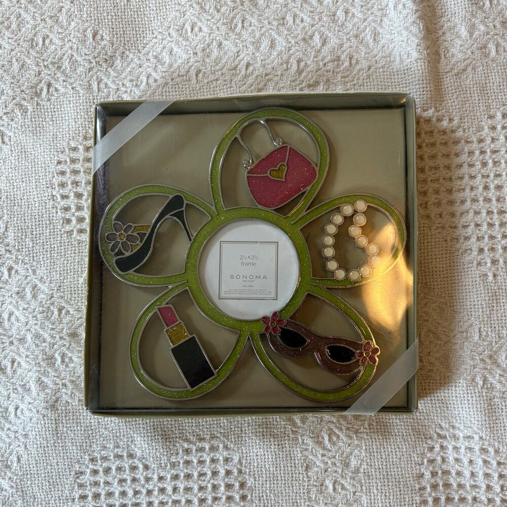 Girly Girls Novetly Frame Lipstick, Purse, Jewelry and Floral Design - Picture 2 of 7